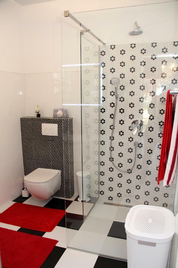Apartmani Corleone Bilice Zewnętrze zdjęcie