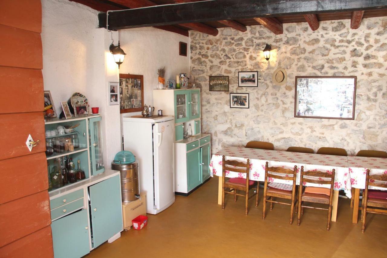 Apartmani Corleone Bilice Zewnętrze zdjęcie