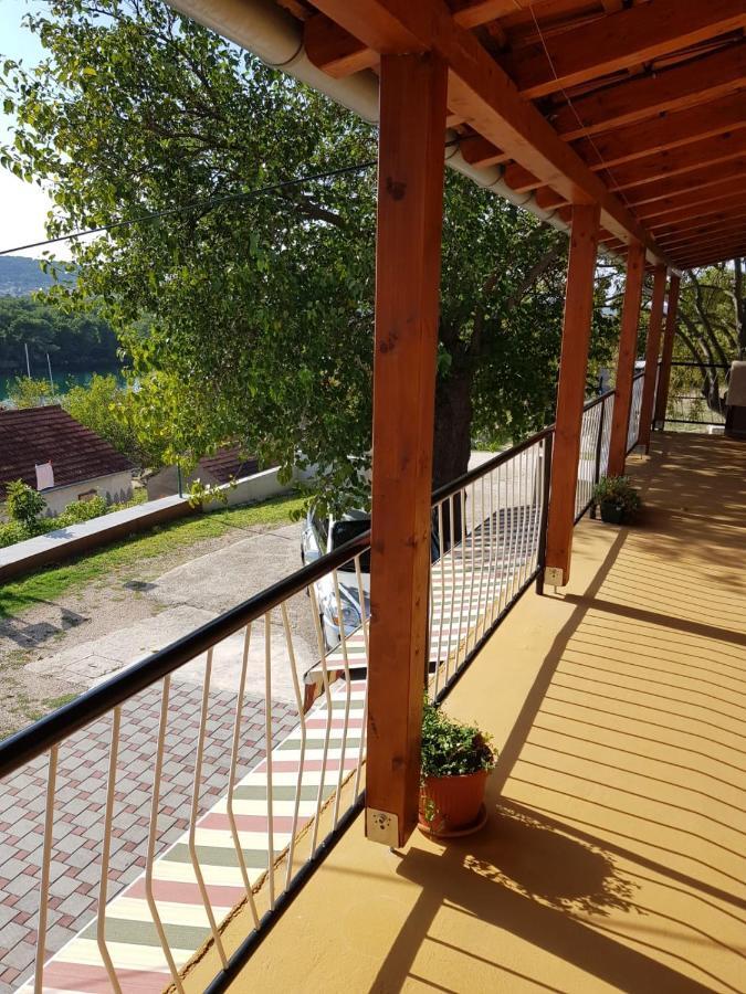 Apartmani Corleone Bilice Zewnętrze zdjęcie